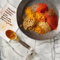 indianrestaurantspicemixspicesplate